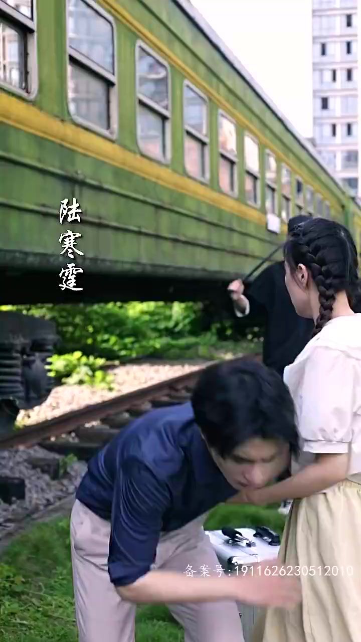 《妈妈我不疼》海报